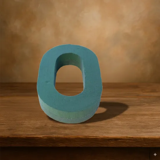 Oasis foam frame letter 31cm o